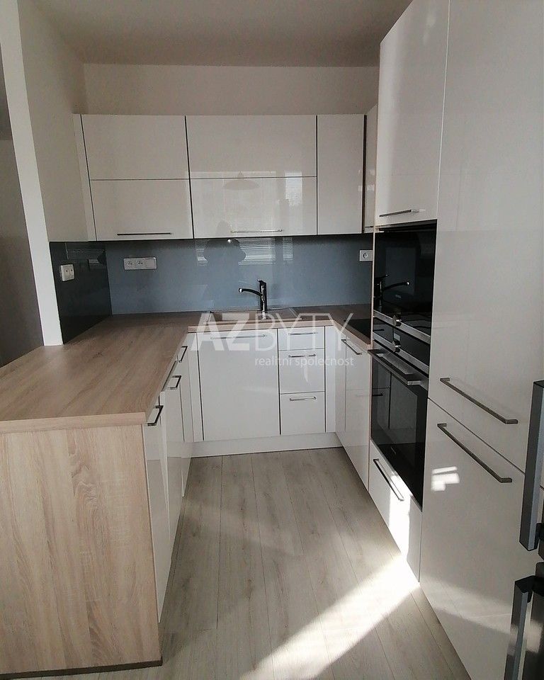 Pronájem byt 2+kk - Toruňská, Praha, 68 m²