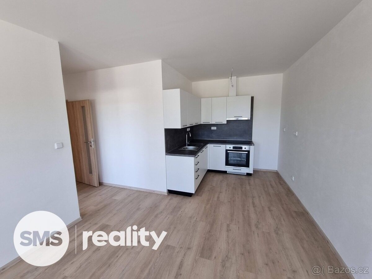 Pronájem byt - Rohatec, 696 01