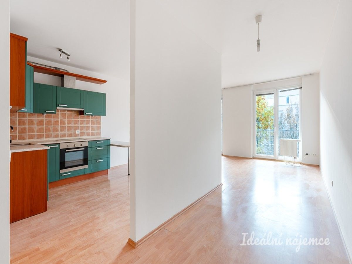Byt 1+kk · 47 m² · Chotěšovská, Praha - 3