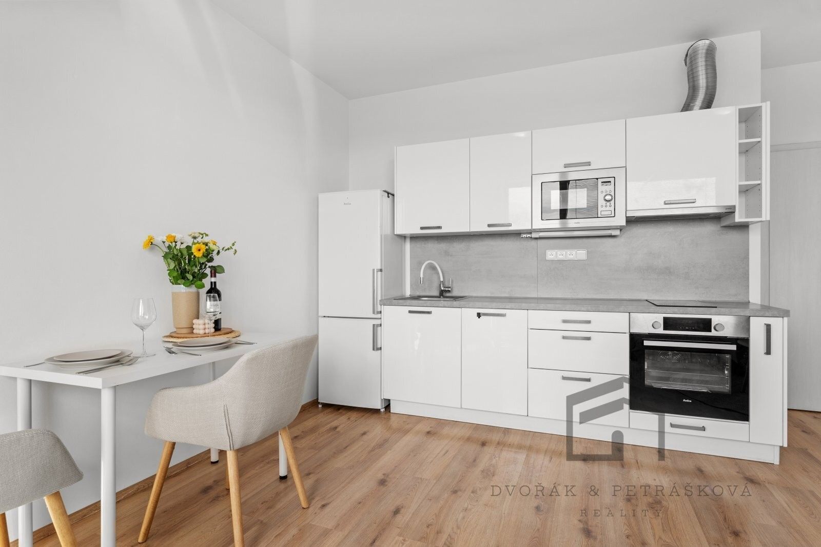 Prodej byt 1+kk - Cukrova 560, Praha Černý Most, 30 m² - 5