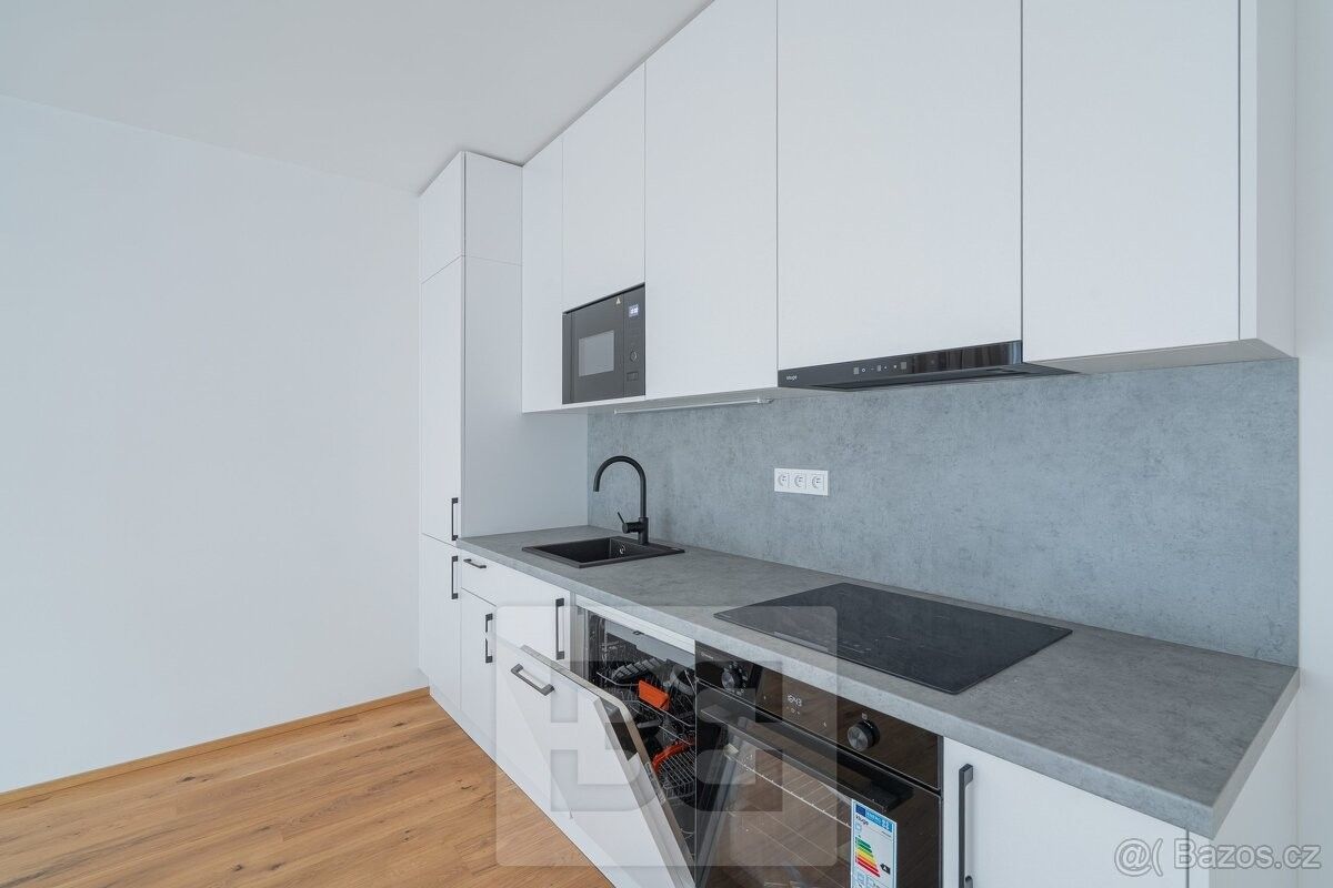 Byty, Praha, 150 00