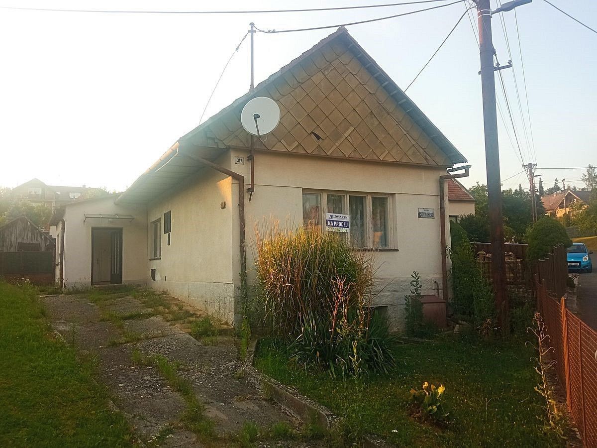 Rodinné domy, Buchlovice, okres Uherské Hradiště, 100 m² - 1