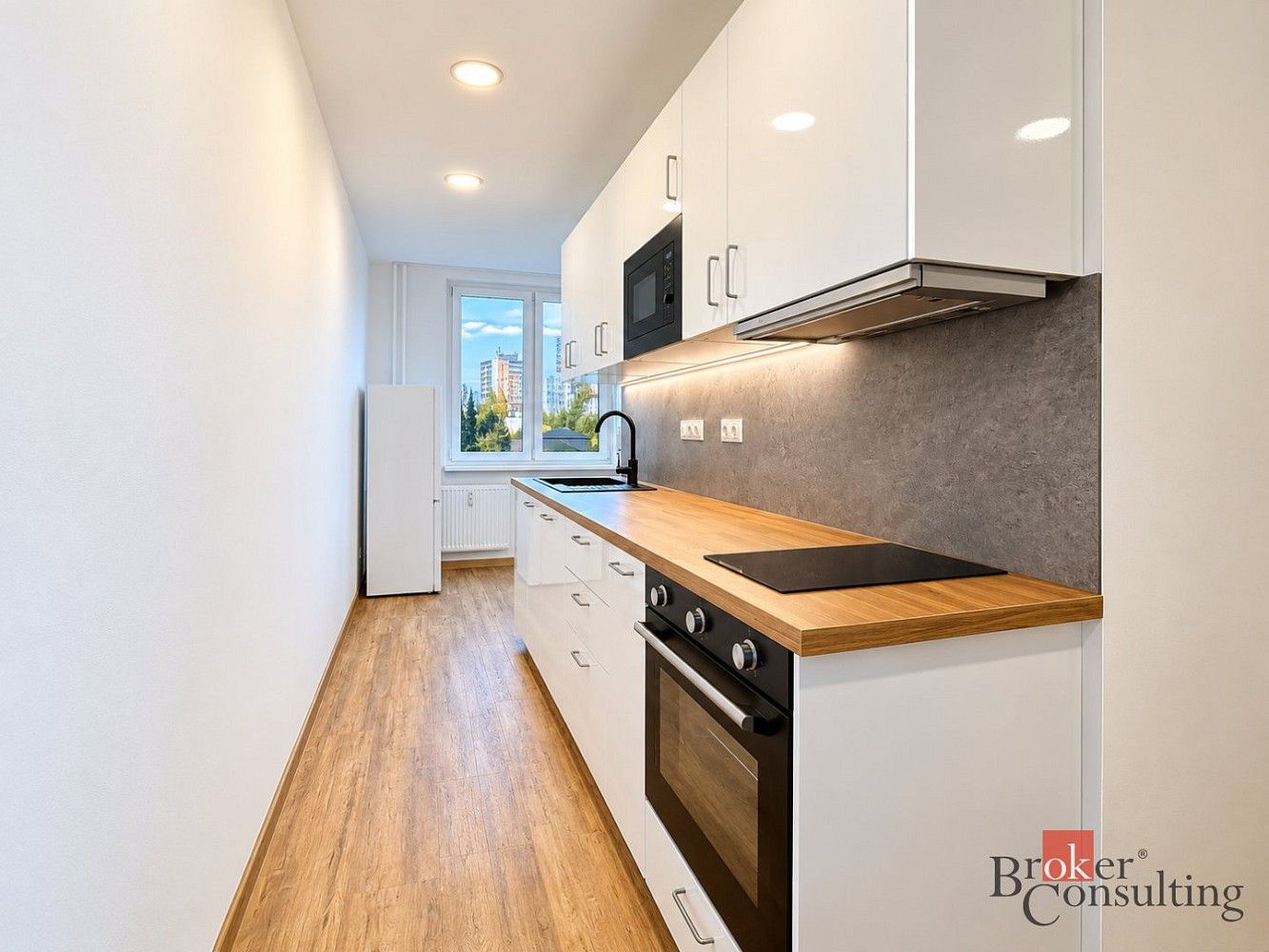 Byt 2+1 · 62 m² · Karlovarská, Karlovy Vary - Stará Role - 3