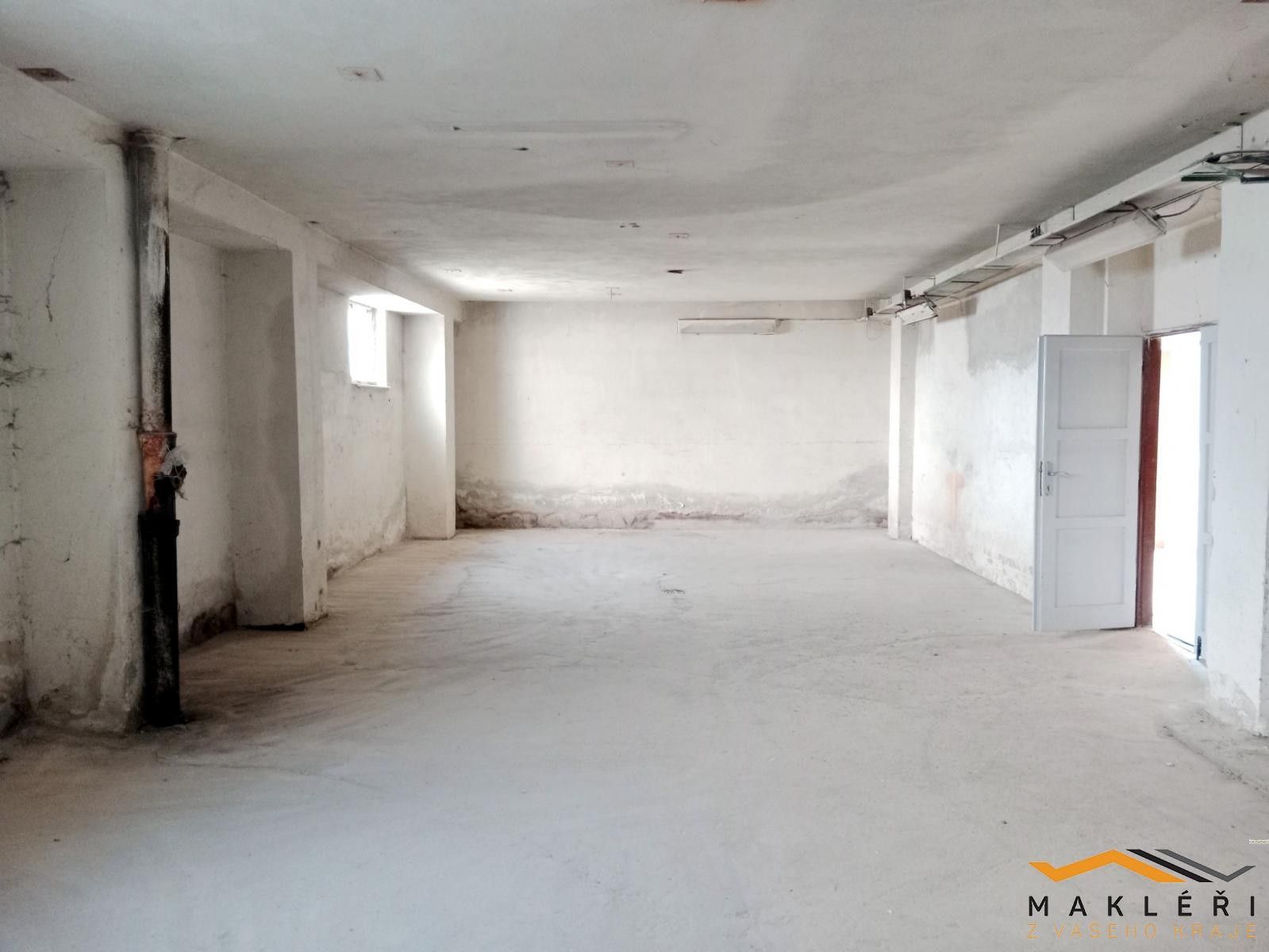 Sklady, Úsobí, 87 m²