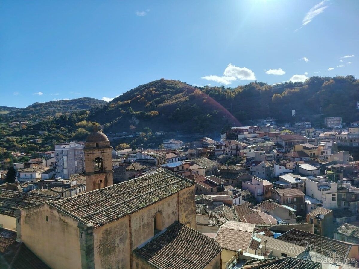 Rodinné domy, 987 66, Zahraničí