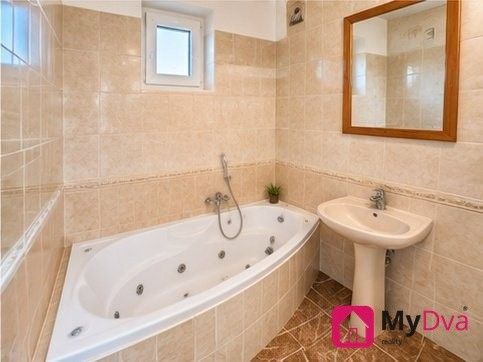 Pronájem rodinný dům - Moravské Budějovice, 202 m² - 5