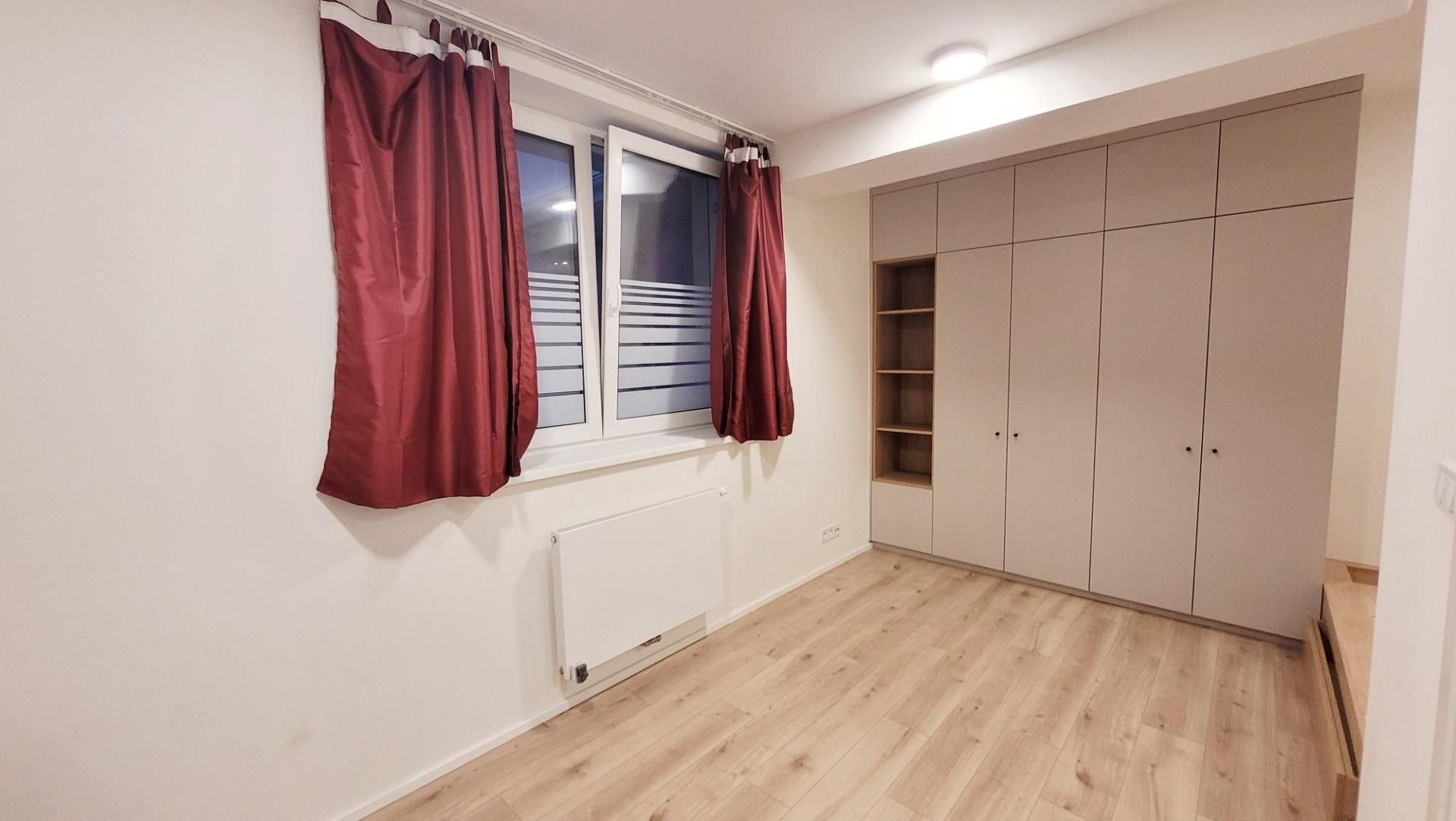 Pronájem byt 1+kk - Strančická, Praha, 24 m²