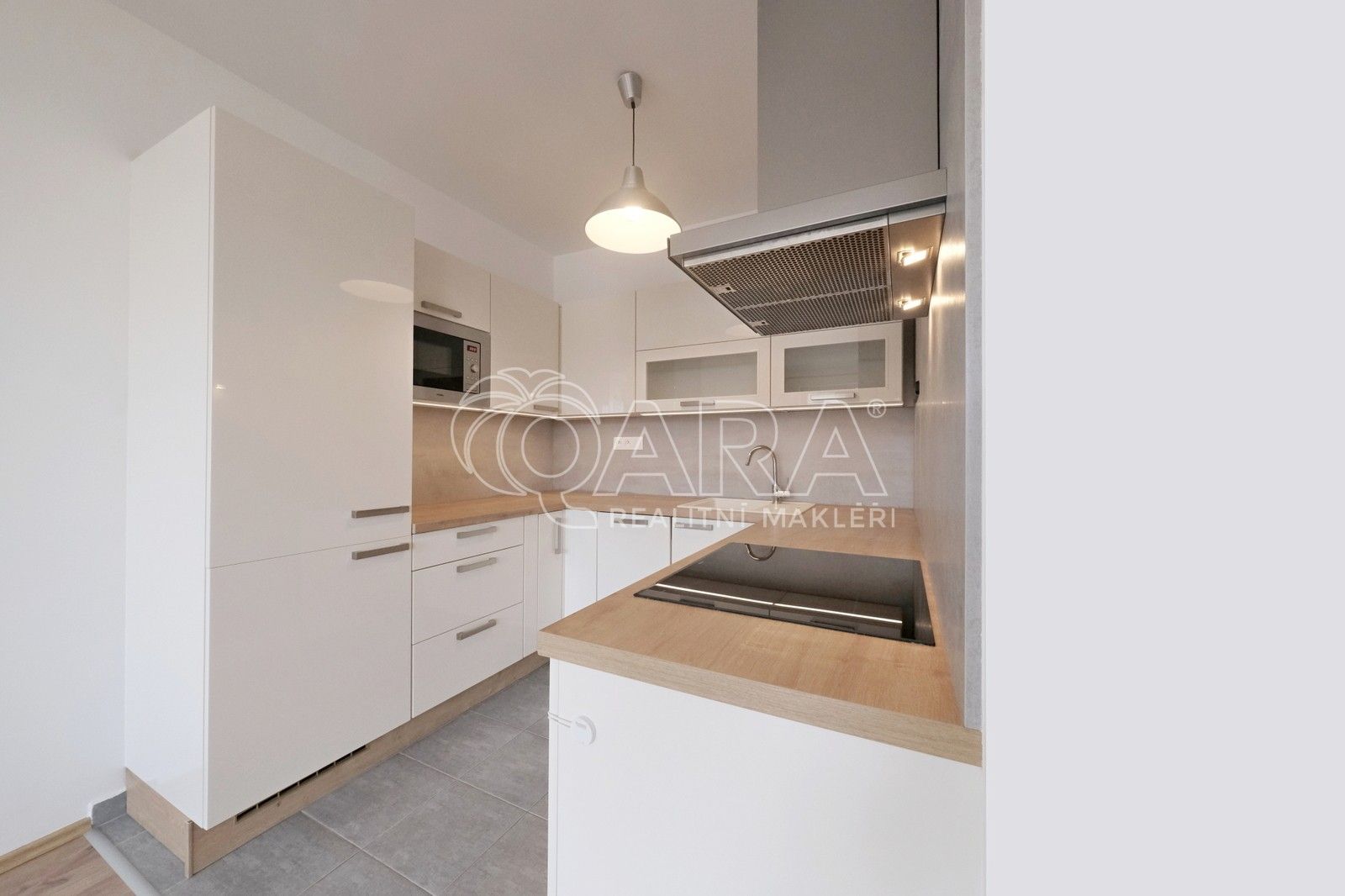Pronájem byt 2+kk - Miloše Havla 1246, Praha, 54 m²