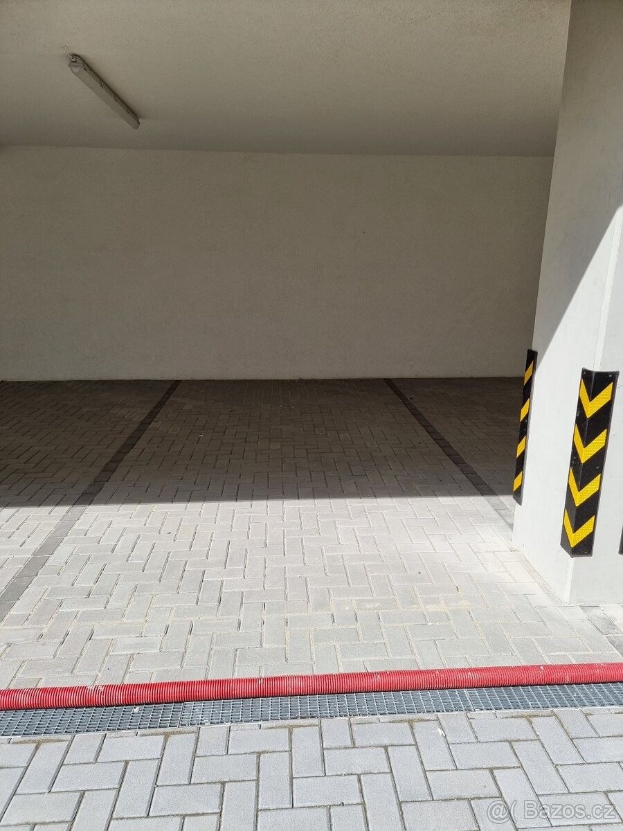 Garáže, Olomouc, 779 00