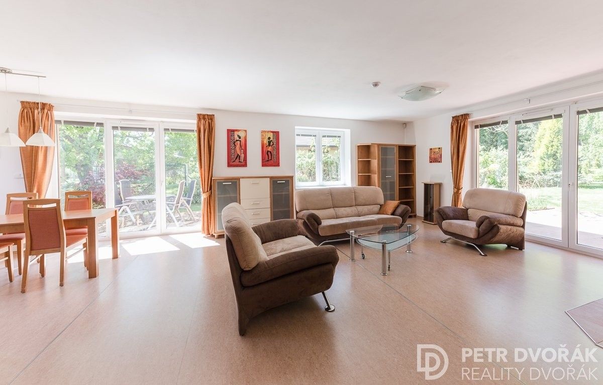 Rodinné domy, Na Vyhlídce 1291, Mníšek pod Brdy, 176 m²