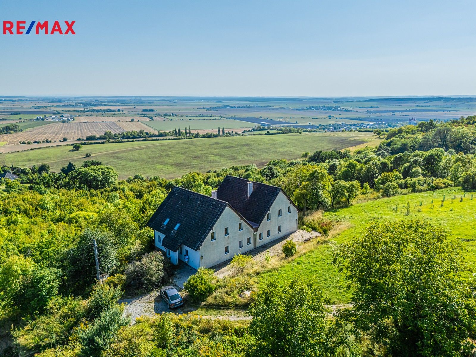 Prodej rodinný dům - Vinařice, 382 m²