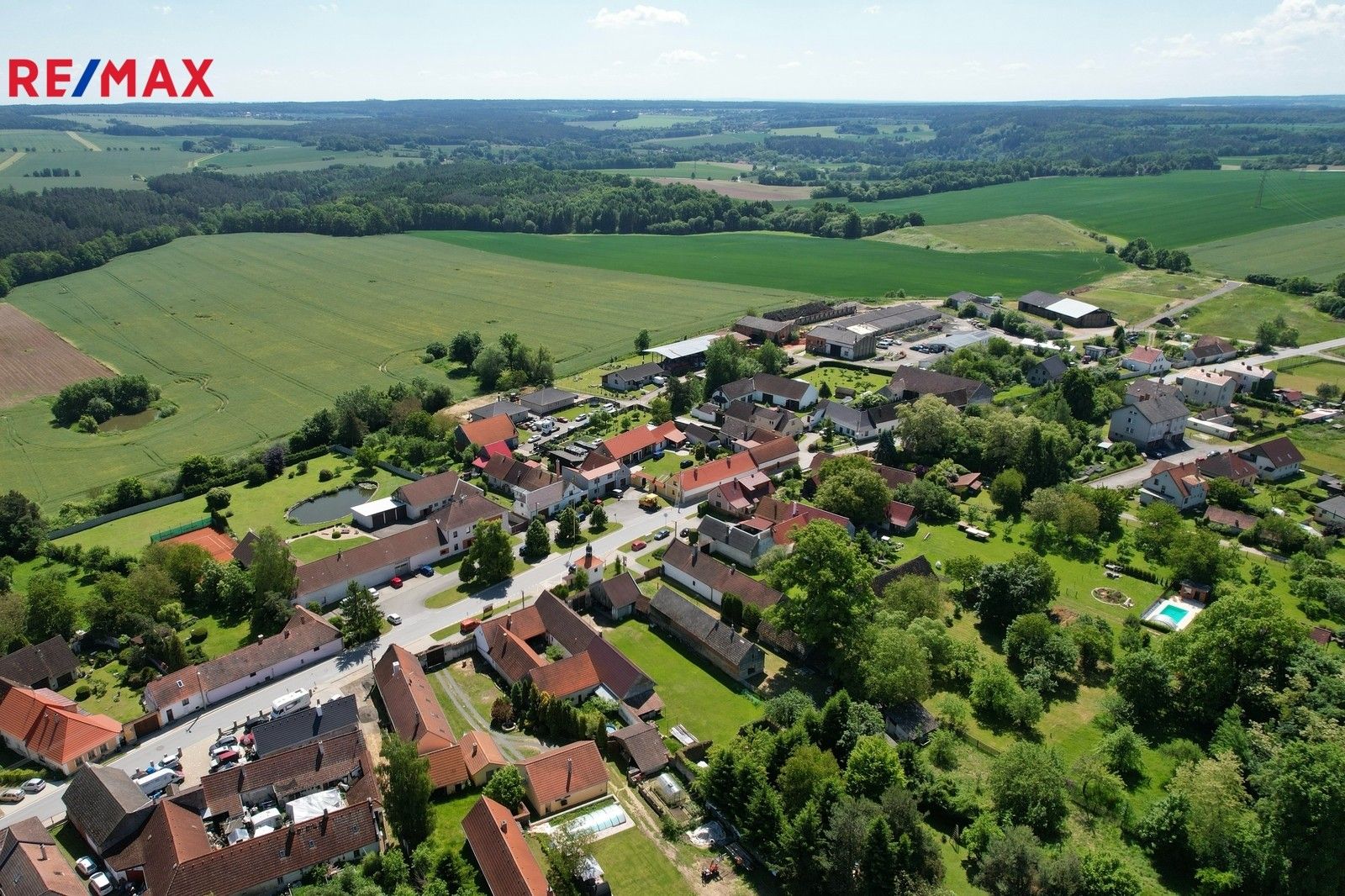 Prodej pozemek pro bydlení - Bechyně, 824 m²