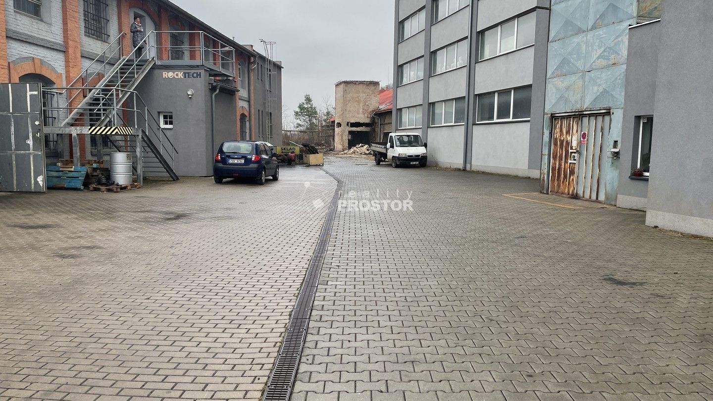 Pronájem sklad - Králův Dvůr, 1 000 m² - 5