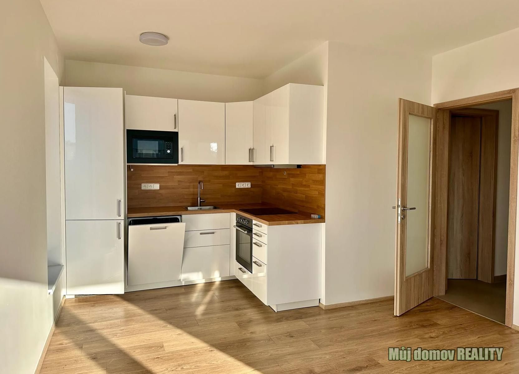 Pronájem byt 2+kk - Štěchovická, Praha, 50 m²