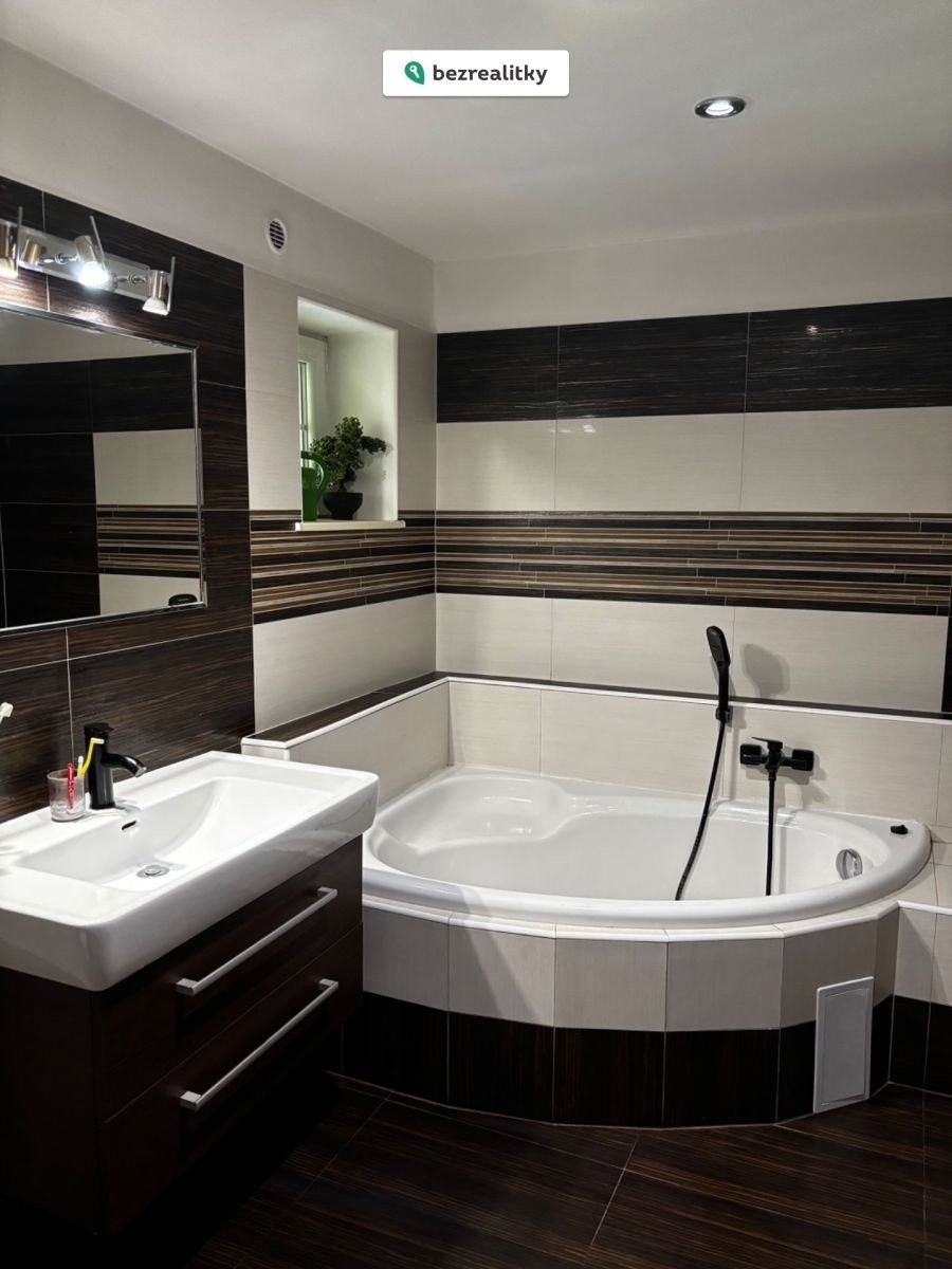 Prodej rodinný dům - Pertoltice pod Ralskem, 222 m² - 5