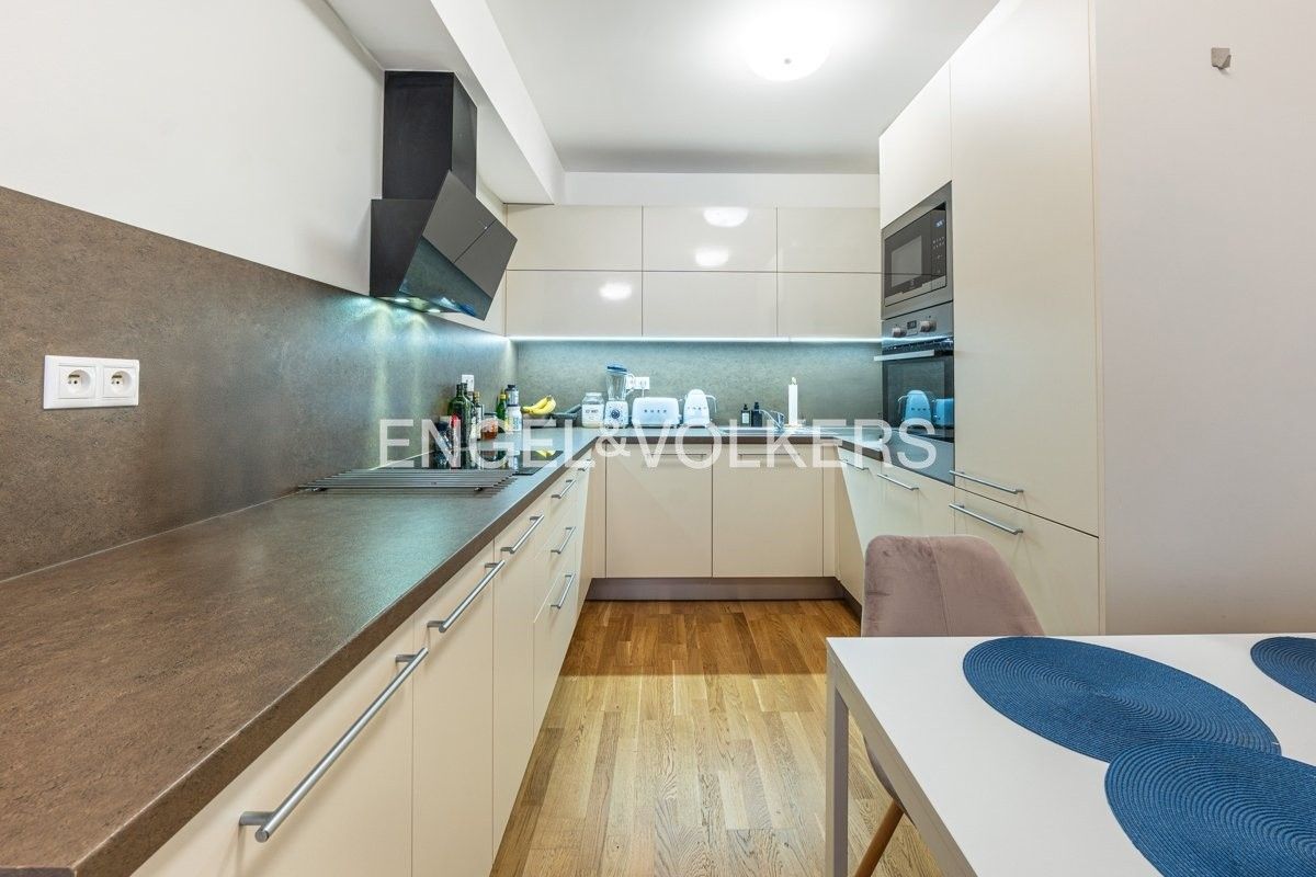 Pronájem byt 2+1 - Pod stolovou horou, Praha, 58 m²