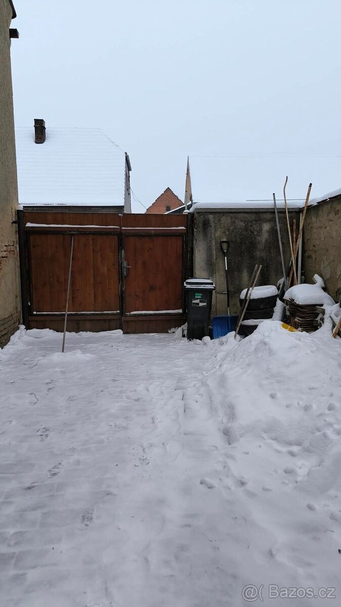 Prodej rodinný dům - Kryry, 439 81