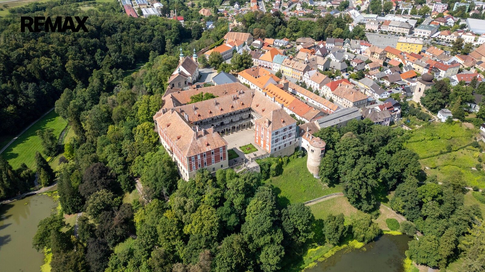 Restaurace · 500 m² · Trčkovo nám., Opočno - 4