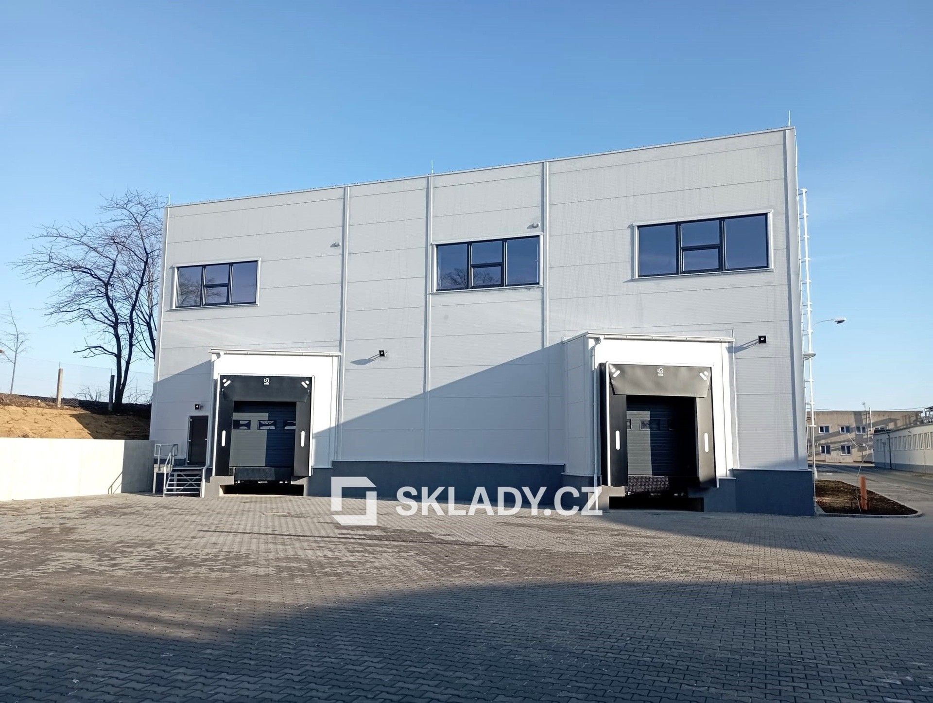 Sklad · 1 500 m² · Rousínov - 3