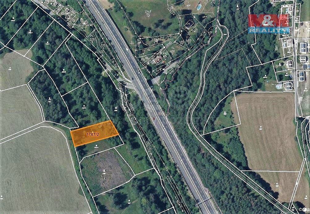 Louka, 1 985 m²