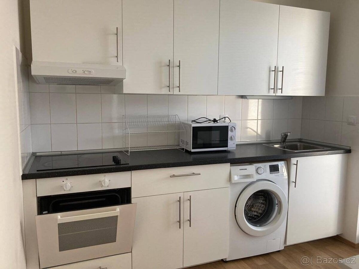 Byty, Praha, 190 00