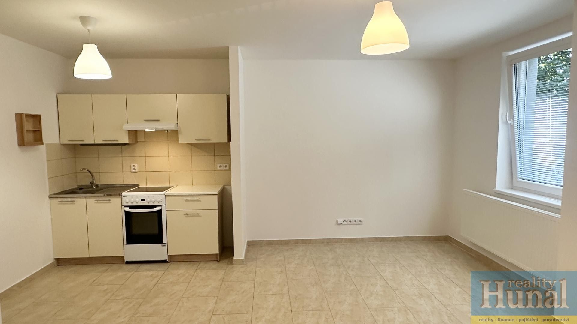 Pronájem byt 1+kk - Skrýšovská, Pelhřimov, 36 m² - 5