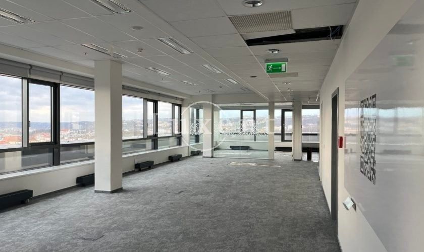 Pronájem kancelář - Českomoravská  , Praha, 300 m²