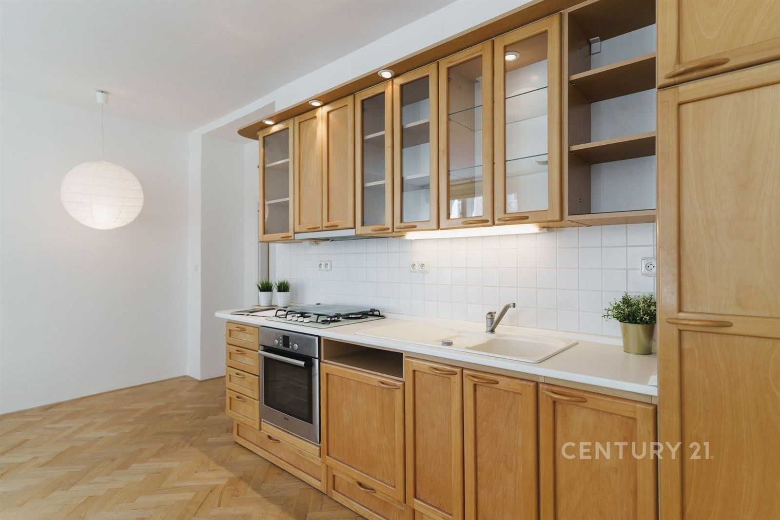 2+kk, Lucemburská, Praha, 65 m²