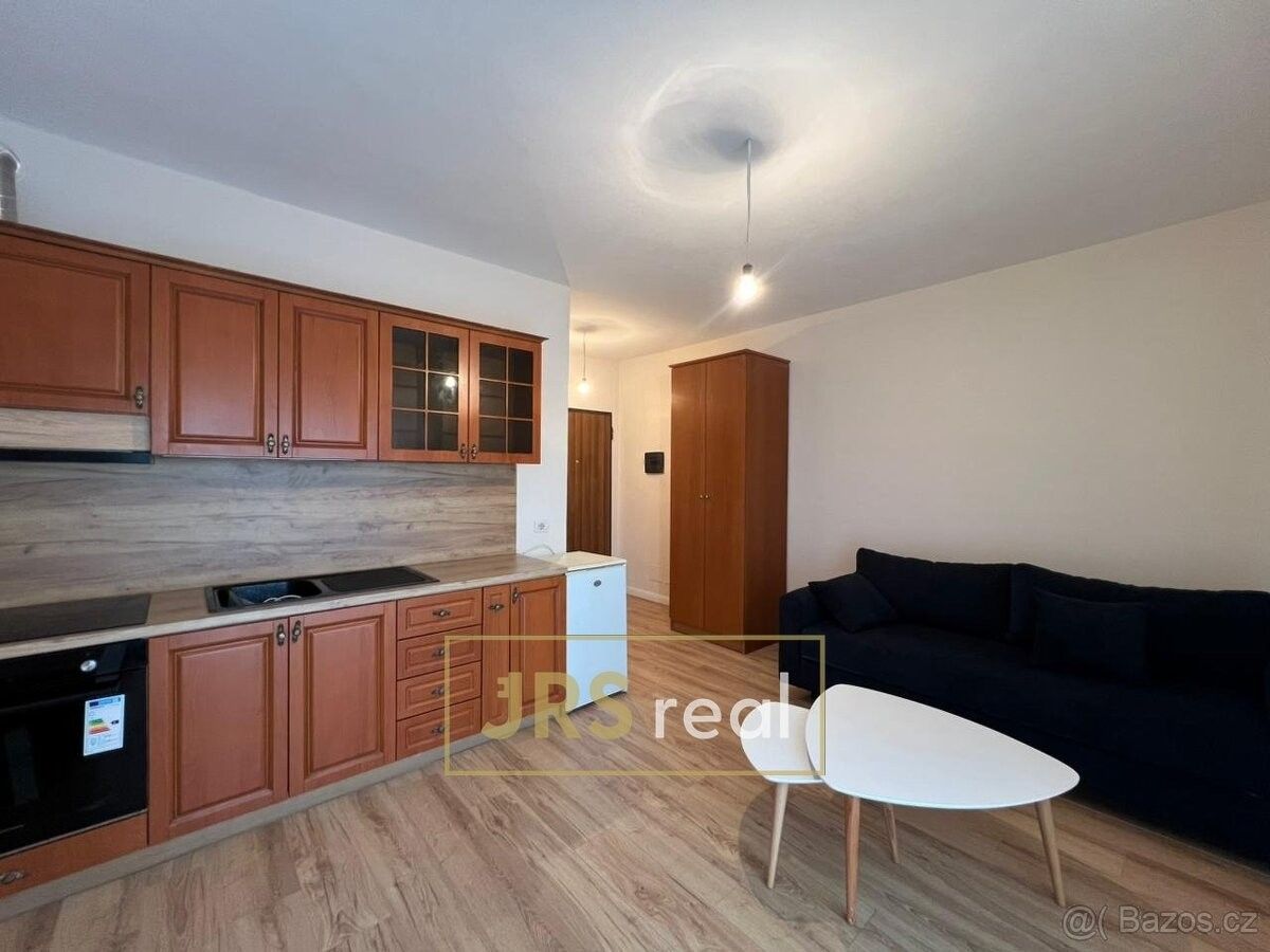 Byty, 987 66, Zahraničí