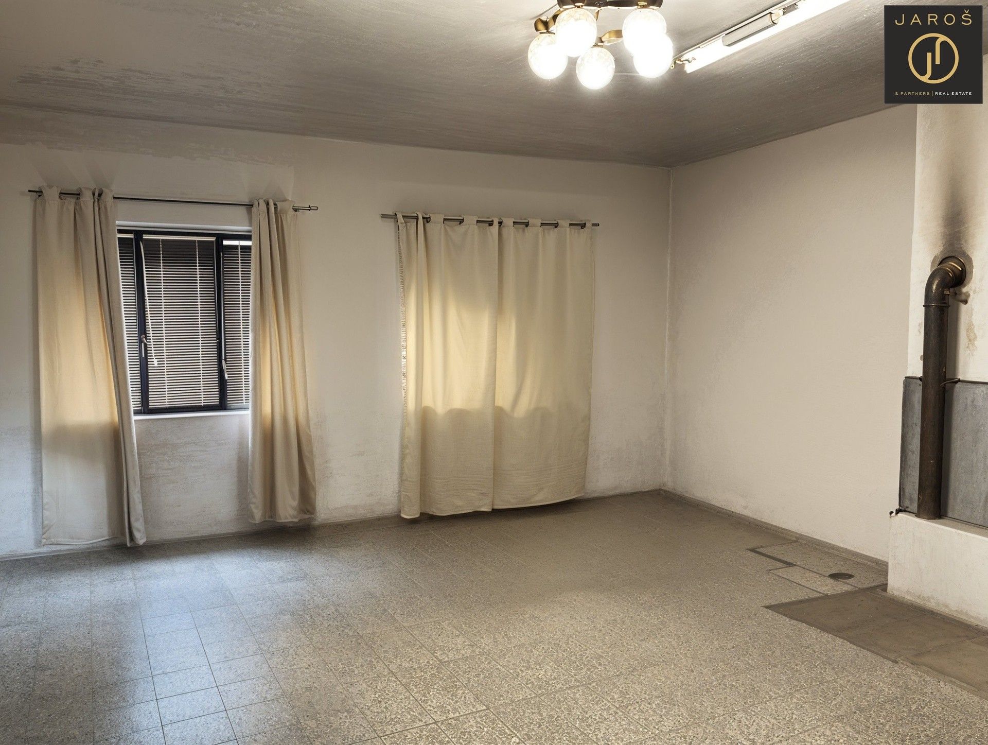 Prodej rodinný dům - 5. května, Pchery, 190 m² - 5