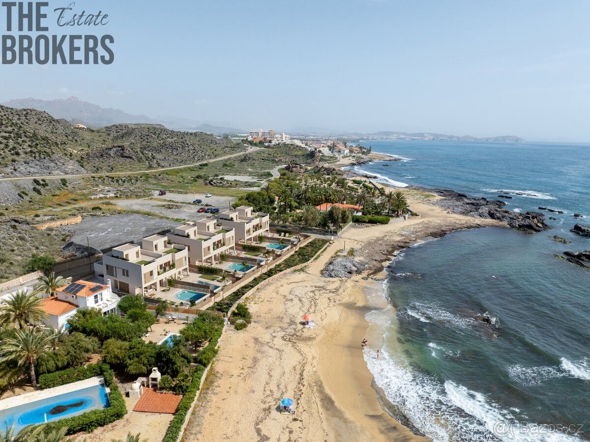 Prodej rodinný dům - 987 66, Zahraničí