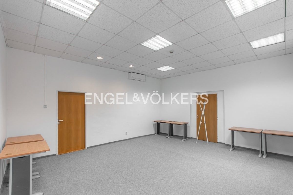 Pronájem kancelář - U Trojice, Praha, 31 m²