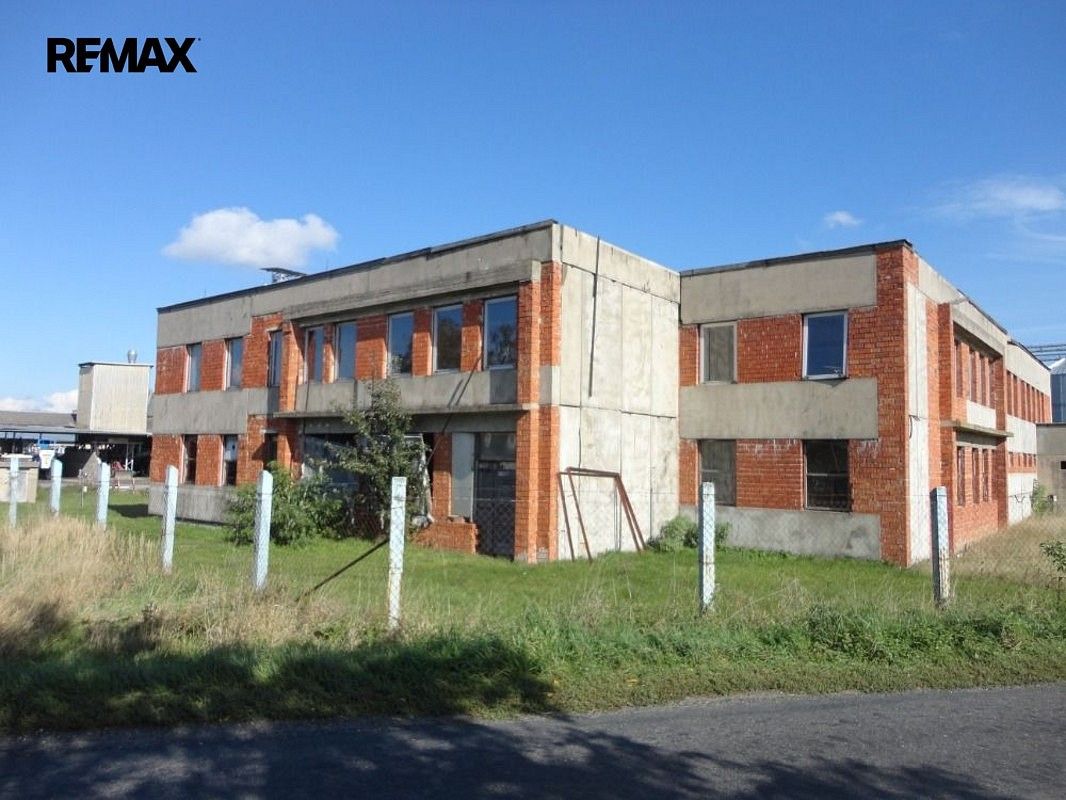 Obchodní prostory, Oskořínek, okres Nymburk, Středočeský kraj, 1 600 m² - 1