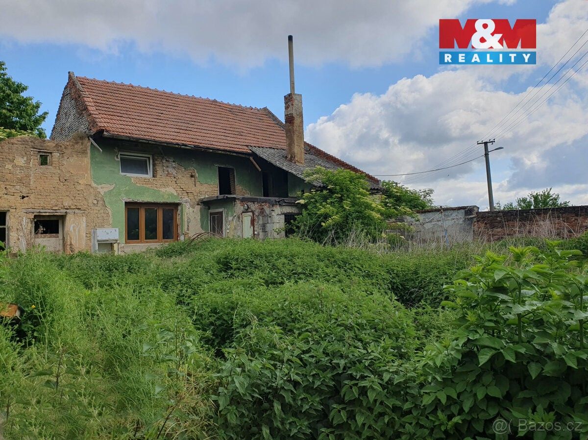 Prodej pozemek pro bydlení - Lobodice, 751 01