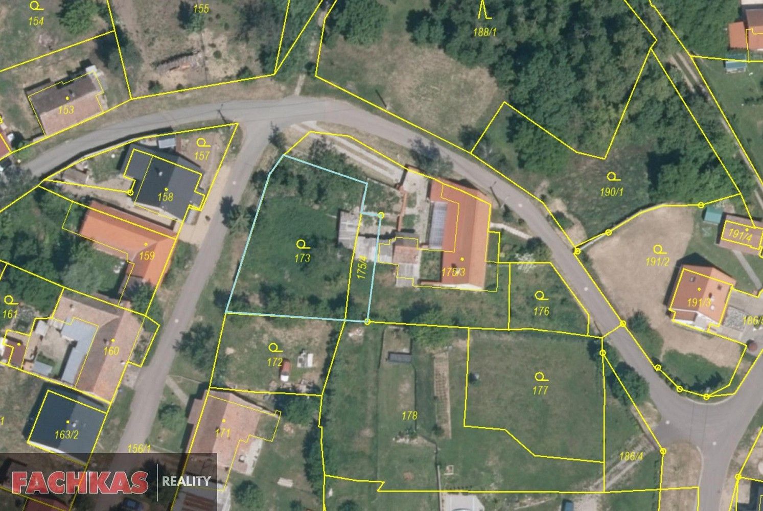 Pozemek pro bydlení, 698 m²