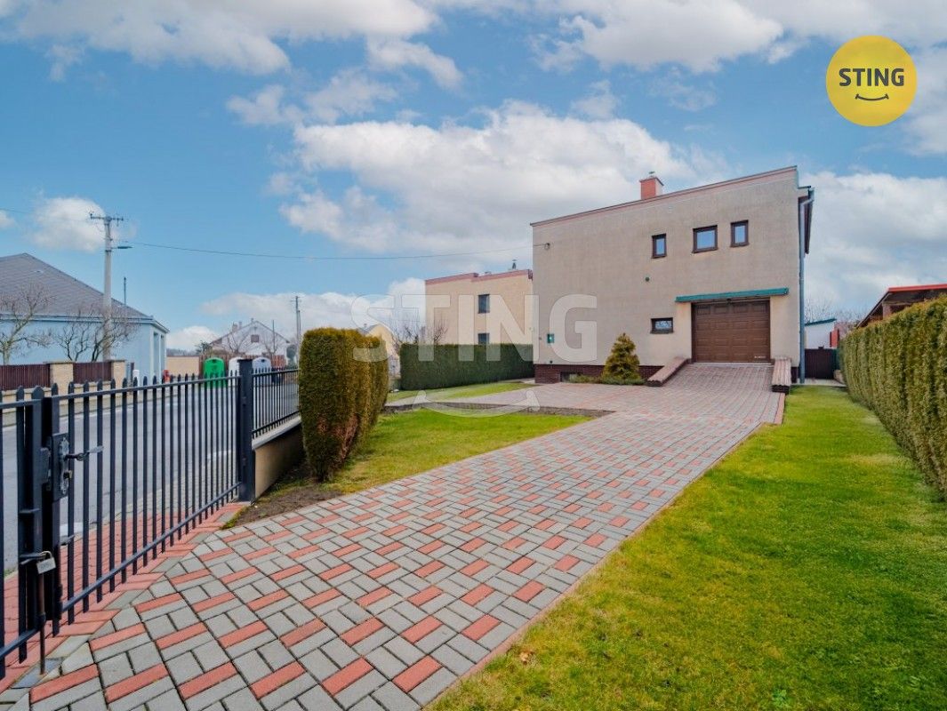 Rodinné domy, Služovice, 213 m²