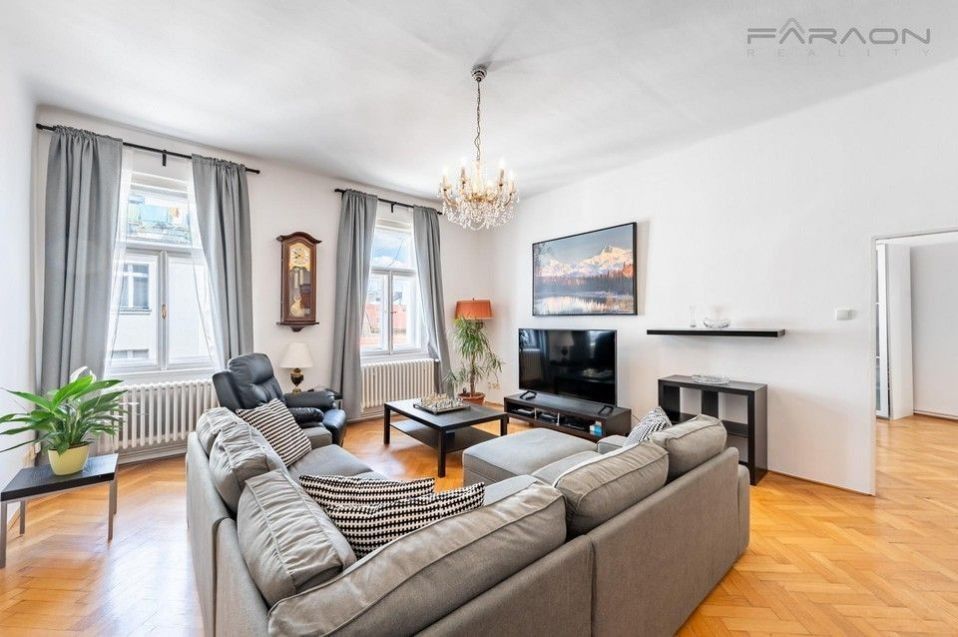 4+1, Biskupská, Praha, 132 m²