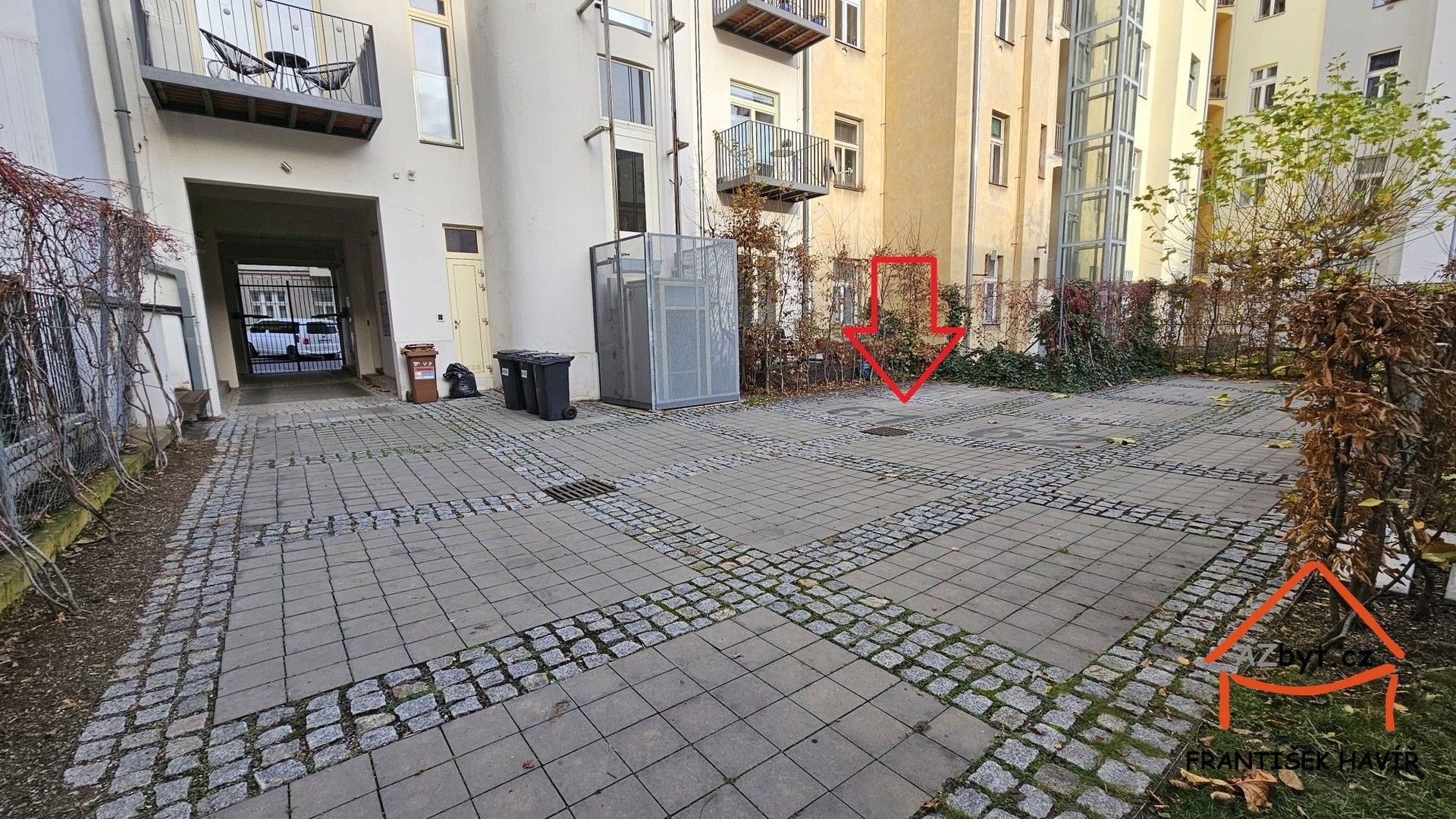 Pronájem garáž - Orelská, Praha, 13 m²