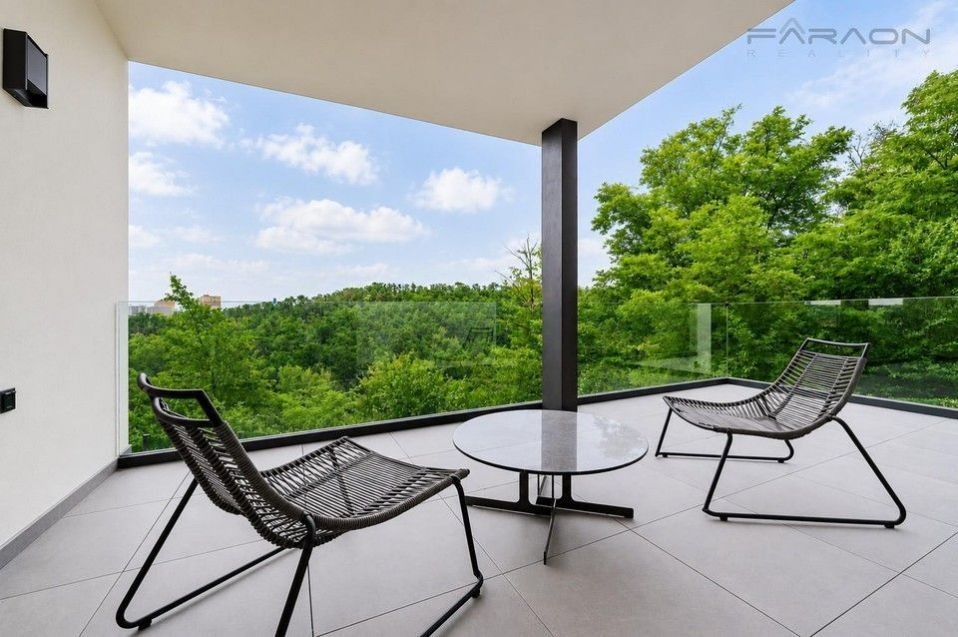 Rodinný dům · 304 m² · Praha - 4
