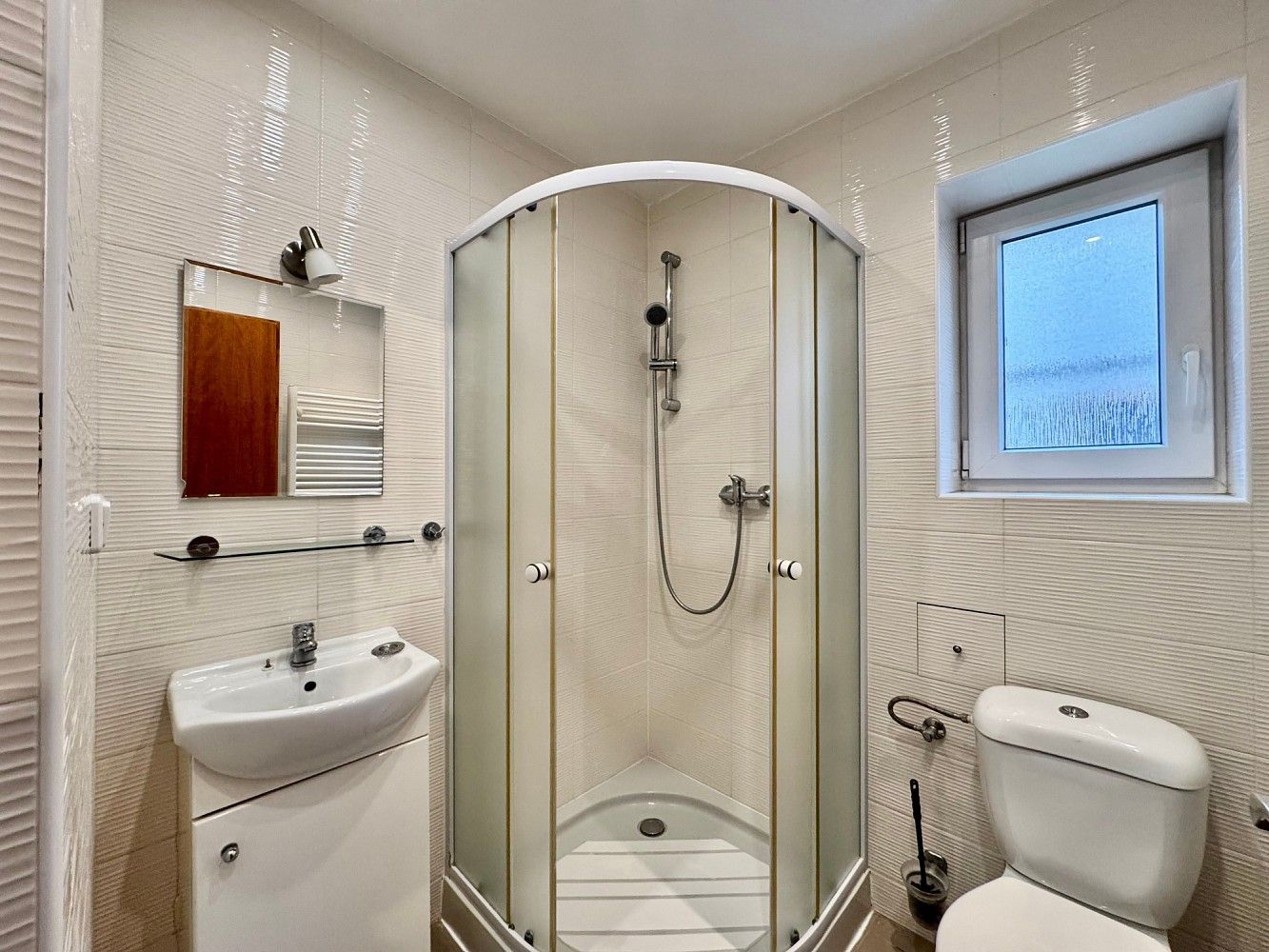 Pronájem rodinný dům - Na Lázeňce, Praha 10 - Dubeč, 202 m² - 5