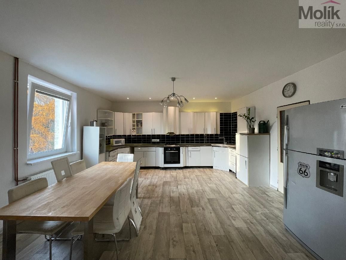 Prodej rodinný dům - Klíny, 180 m²