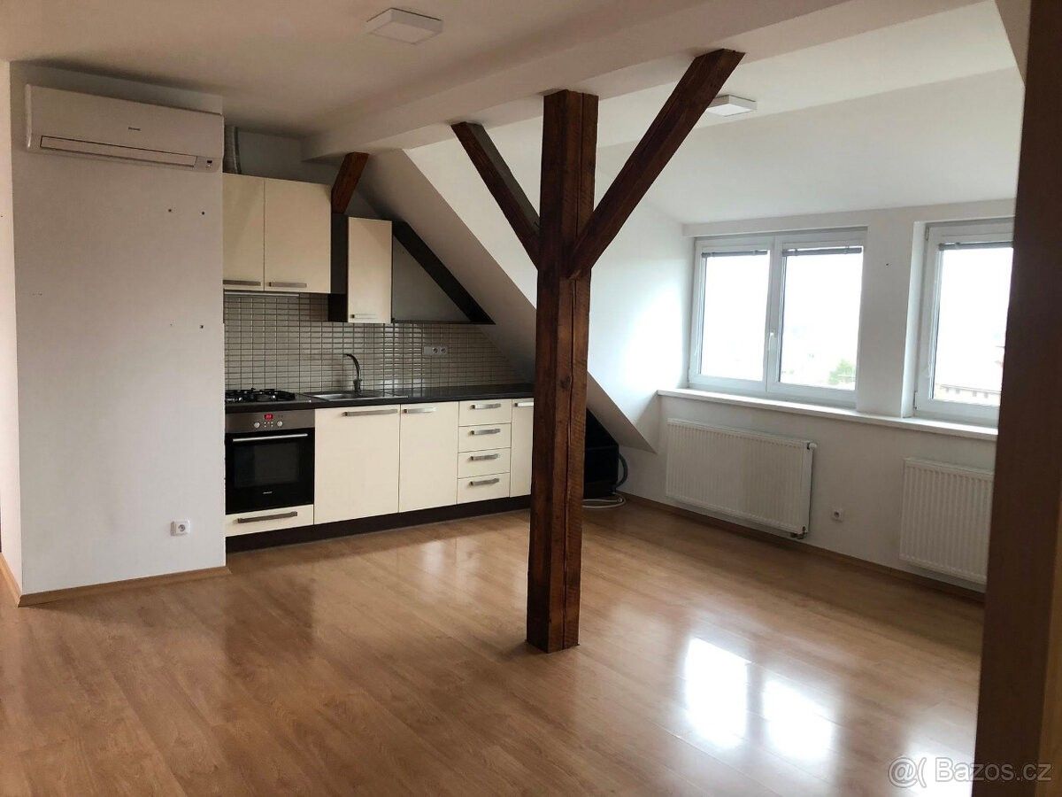 Pronájem byt - Uherský Brod, 688 01