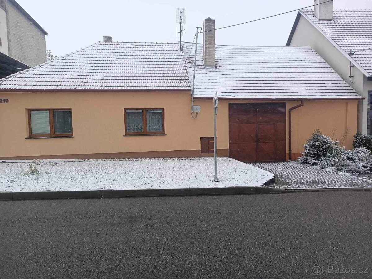 Prodej dům Hodonice, 671 25, 984 m² Realingo