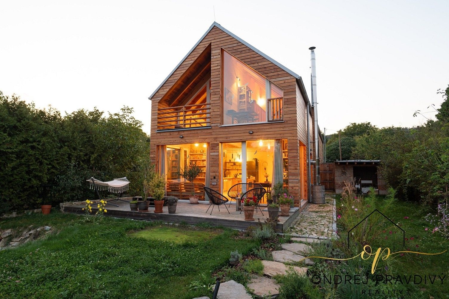 Rodinné domy, Liteň - Leč, okres Beroun, Středočeský kraj, 204 m² - 1