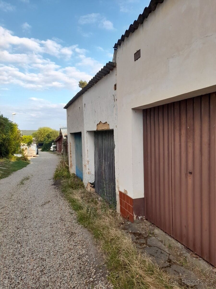 Garáže, Plzeň, 301 00 - 2
