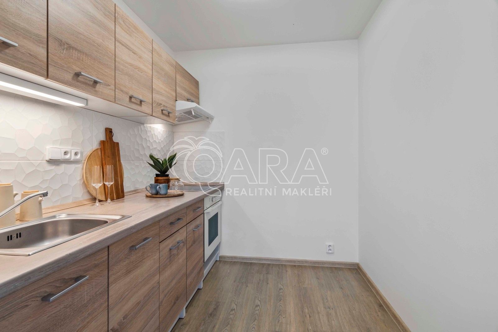 Prodej byt 2+kk - Španielova, Praha, 33 m²