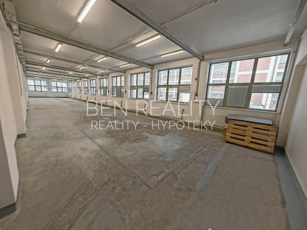 Sklad · 1 436 m² · třída Tomáše Bati  , Zlín - 4