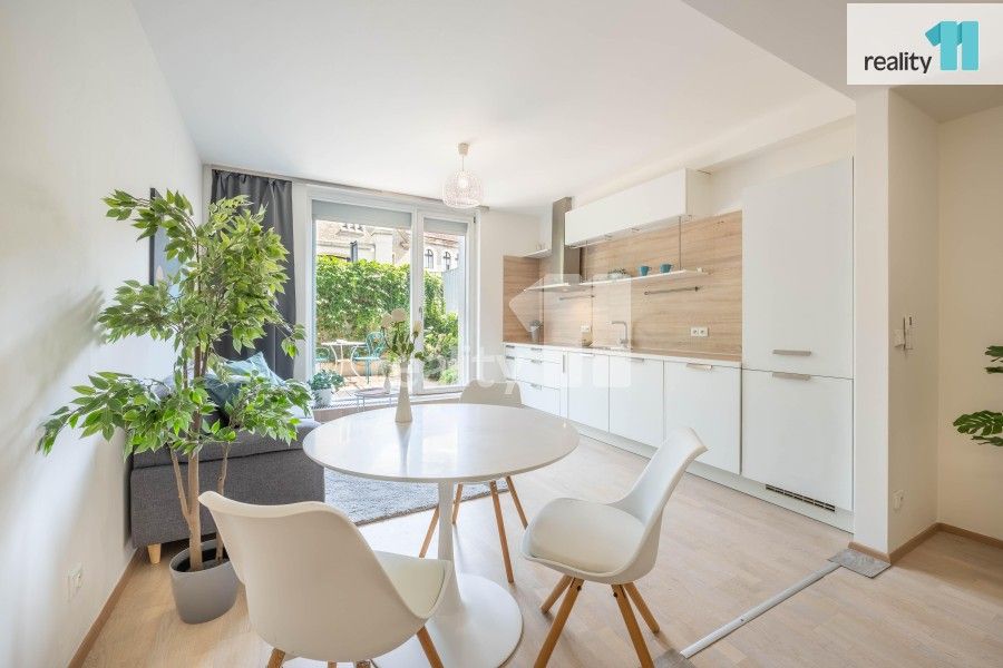 2+kk, Švédská, Praha, 56 m² - 1