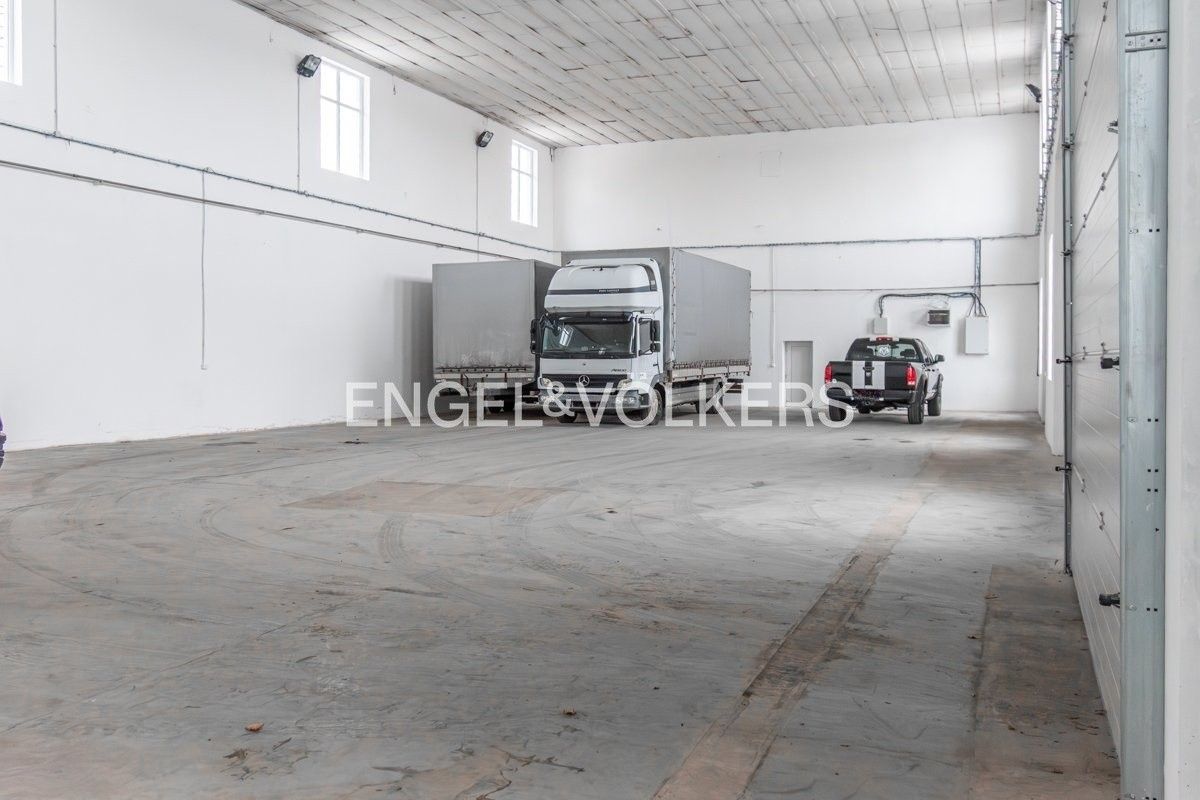 Pronájem výrobní prostory - Poděbradova, Jičín, 500 m²