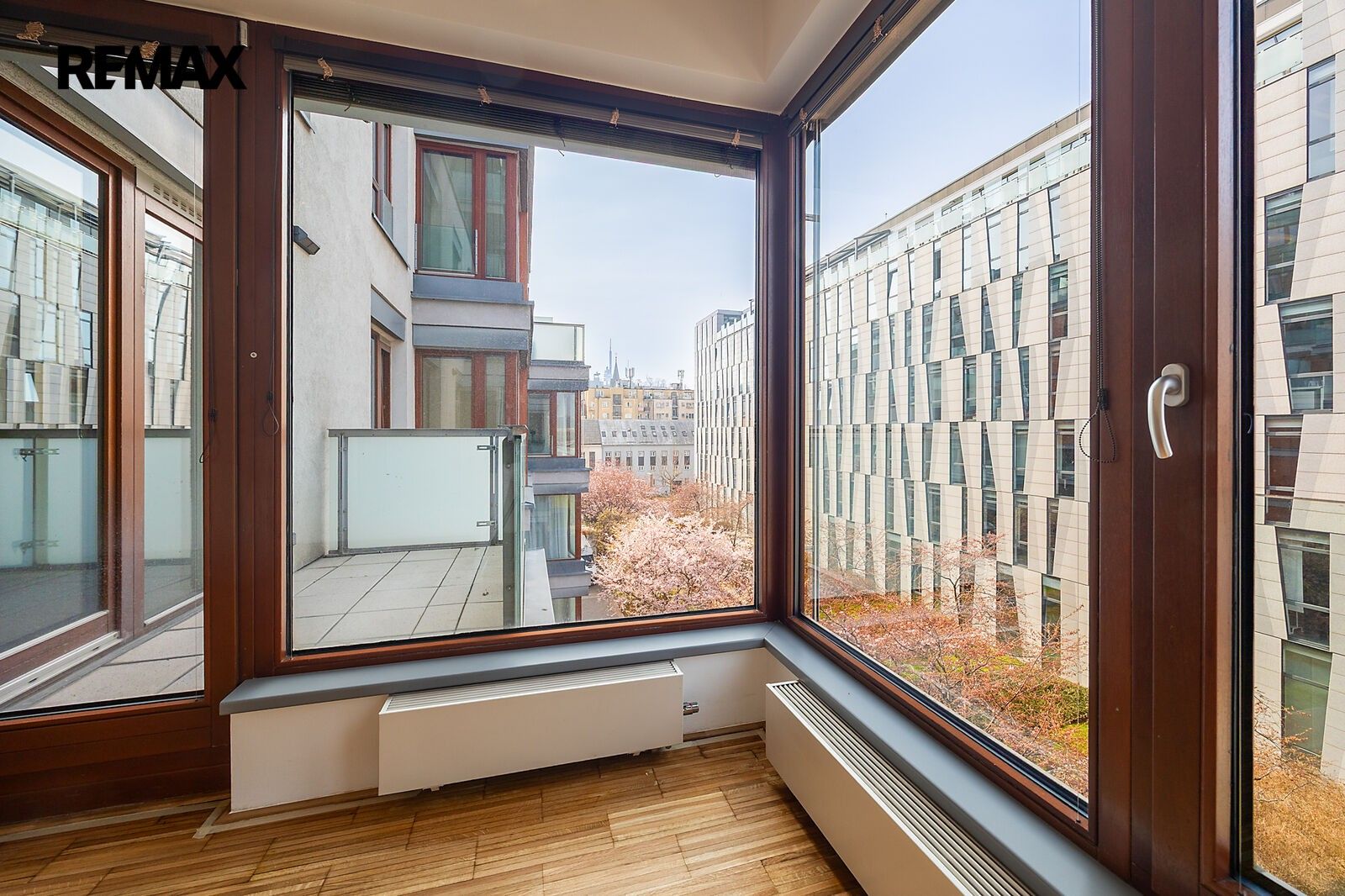 Pronájem byt 2+kk - Rohanské nábřeží 657, Praha Karlín, 73 m² - 5
